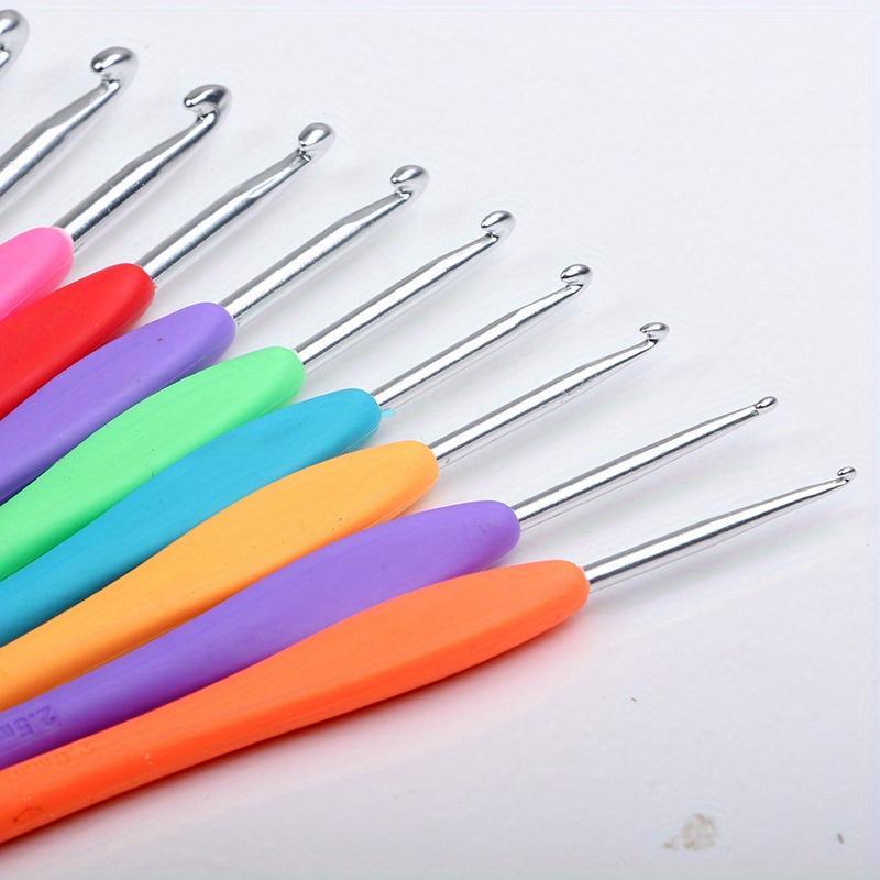 Random Color Crochet Hook, 1 Count Soft Silicone Handle Crochet Hook, Knitting Needle for Home & Cloth Shop Use