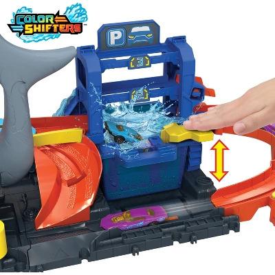 Hot Wheels Ultra Shark Car Wash Playset: Plastic Toy Vehicle Set, 1:64 Scale, Includes Car, 55 Pieces, Ages 3+