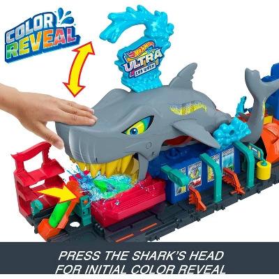 Hot Wheels Ultra Shark Car Wash Playset: Plastic Toy Vehicle Set, 1:64 Scale, Includes Car, 55 Pieces, Ages 3+