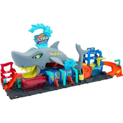 Hot Wheels Ultra Shark Car Wash Playset: Plastic Toy Vehicle Set, 1:64 Scale, Includes Car, 55 Pieces, Ages 3+