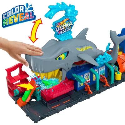 Hot Wheels Ultra Shark Car Wash Playset: Plastic Toy Vehicle Set, 1:64 Scale, Includes Car, 55 Pieces, Ages 3+