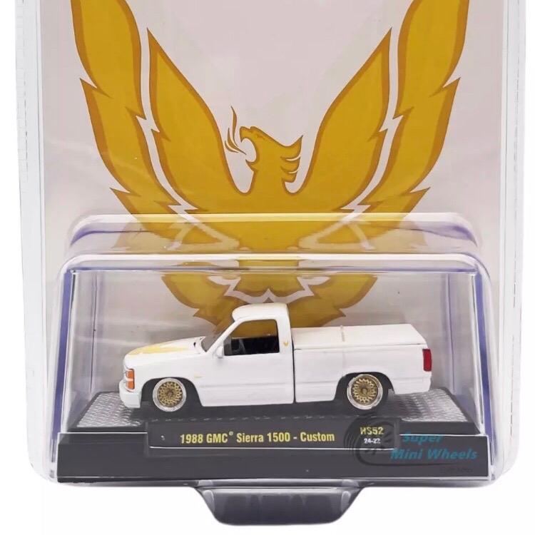 M2 Machines 1:64 1988 GMC Sierra 1500 Custom Diecast Toy Vehicle - White