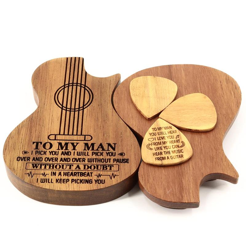 Wooden Engraved Pattern Guitar Pick Box, Including 3 Counts Guitar Pick, Portable Music Accessories for Guitar