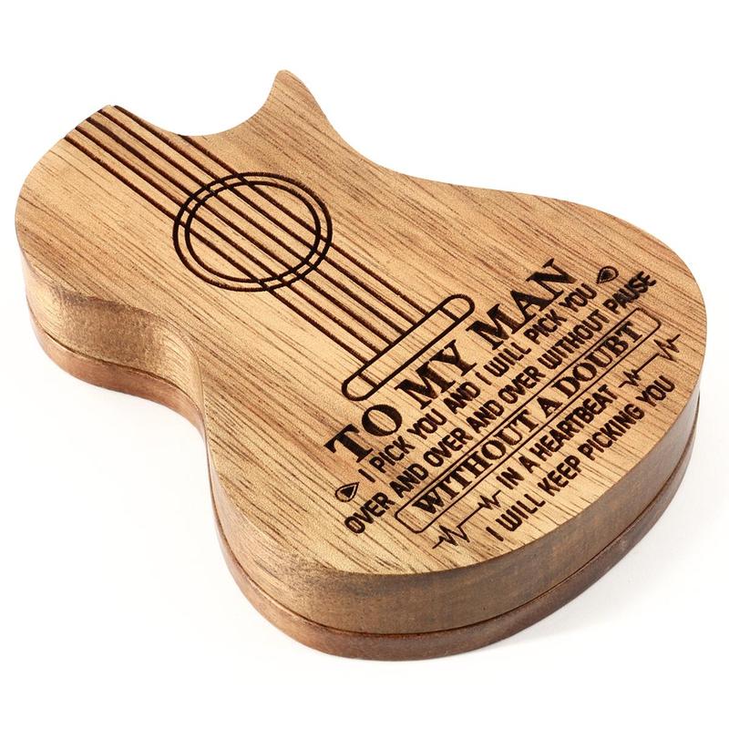 Wooden Engraved Pattern Guitar Pick Box, Including 3 Counts Guitar Pick, Portable Music Accessories for Guitar