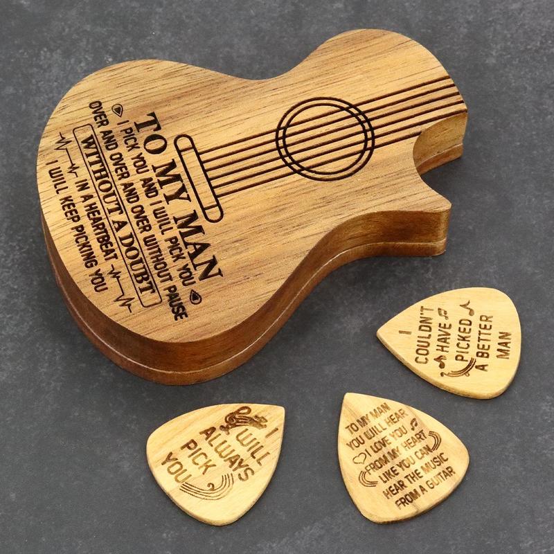 Wooden Engraved Pattern Guitar Pick Box, Including 3 Counts Guitar Pick, Portable Music Accessories for Guitar