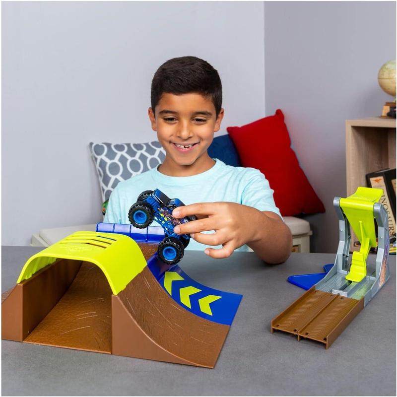 Monster Jam, Champ Ramp Freestyle Playset with Exclusive Son-uva Digger Monster Truck, 1:64 Scale Die-Cast, Kids Toys for Boys and Girls Ages 4-6+