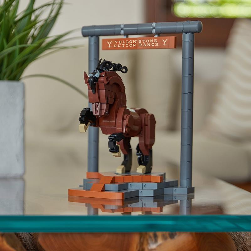 Yellowstone Stallion Horse Brick Building Set