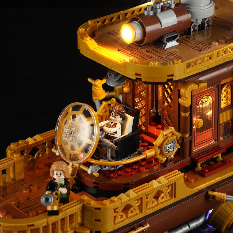 FUNWHOLE “Light Catcher”Steampunk Airship - 1641 PCS  Construction Building Model Relief Toys Gift Set for for Boys and Girls age 18+ buildingbrickset