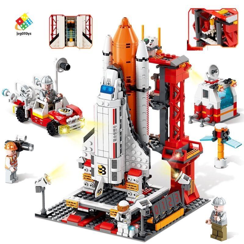 Model Building Blocks Space Rocket Launching City Aerospace Space Station Shuttle Ship Astronaut Bricks Toys