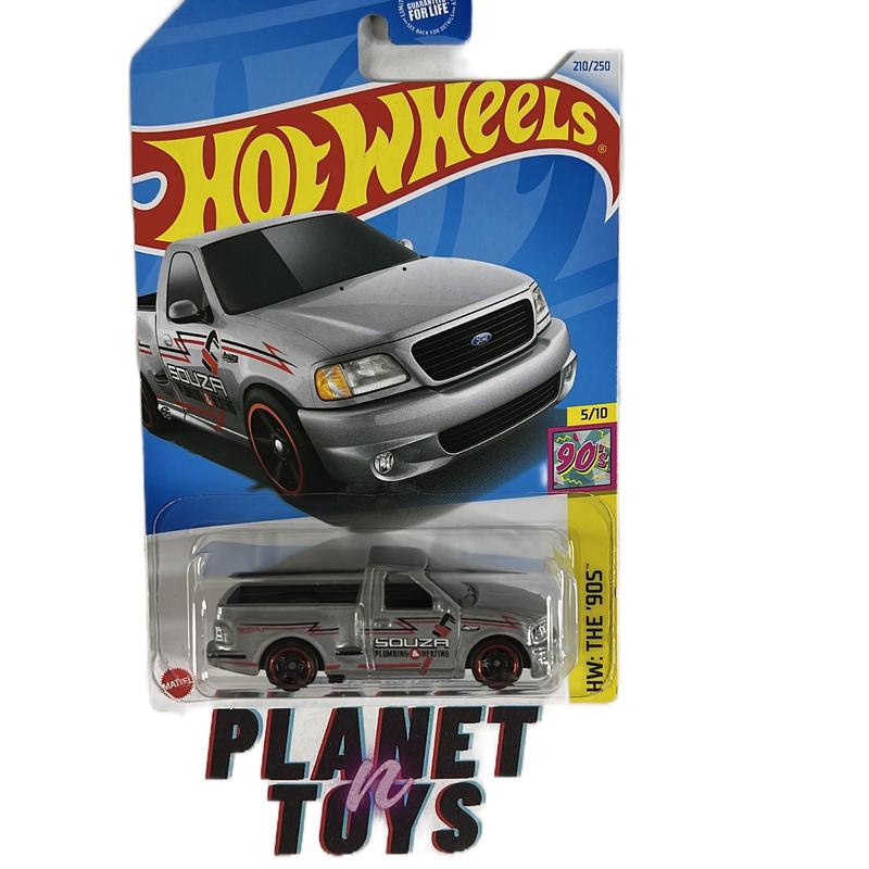 Hot Wheels 99 Ford F-150 SVT Lightning Diecast Car Scale 1:64