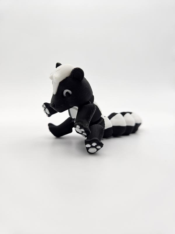 Skunk | 3D Printed Articulating Figurine Great Gift and Desk Figure Live