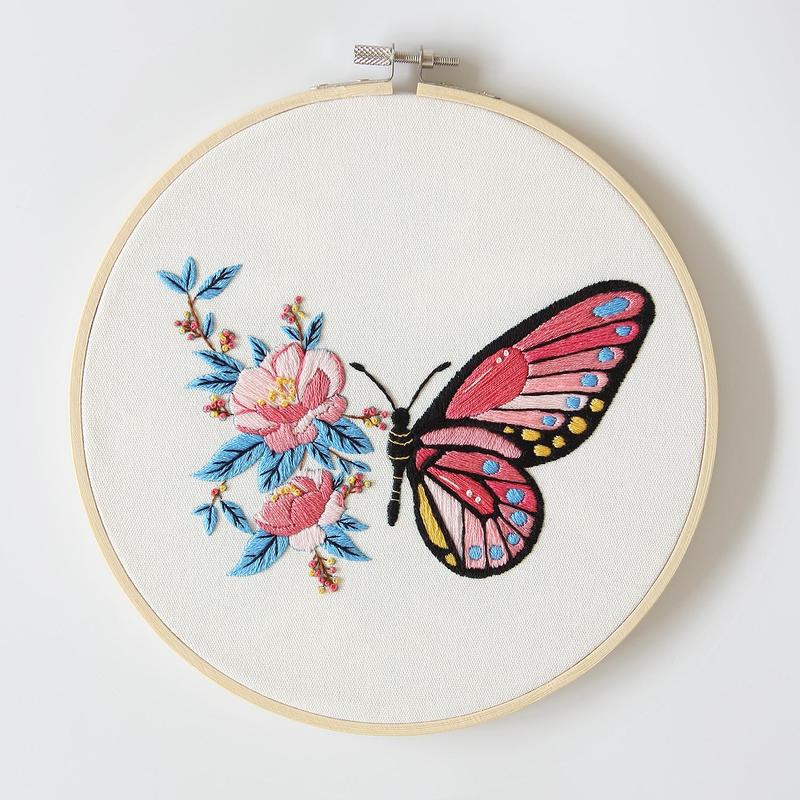 Butterfly Floral Pattern DIY Embroidery Kit, 1 Set DIY Embroidery Material Pack, Including 4 Counts Embroidery Fabric & 2 Counts Embroidery Hoop & 1 Count Threader & 12pcs Needle