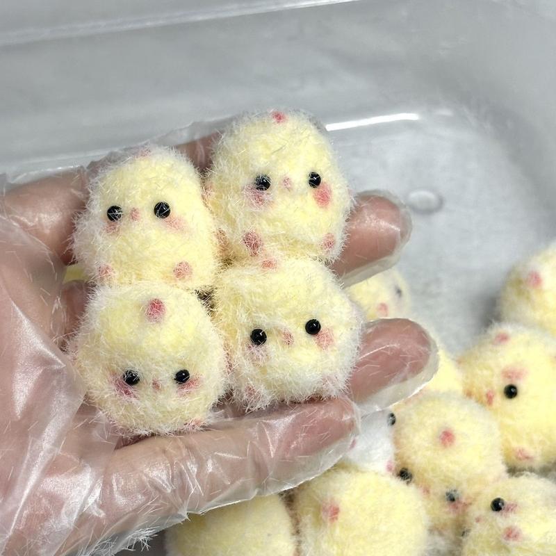 5 packs of QQ elastic chicks are squeezed and decorated to send friends pendants, slow rebound and decompression toys. toy stress squeeze toy