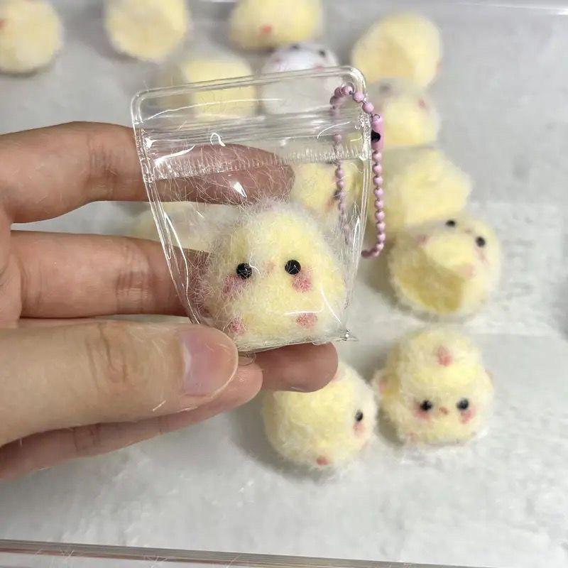 5 packs of QQ elastic chicks are squeezed and decorated to send friends pendants, slow rebound and decompression toys. toy stress squeeze toy