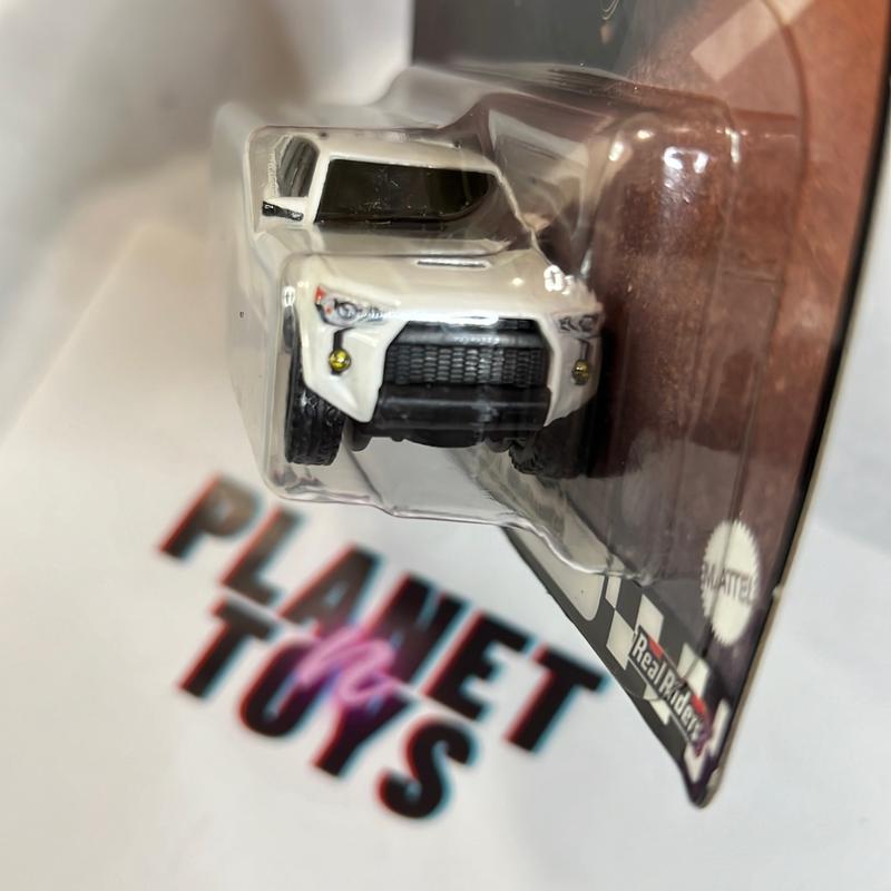 Hot Wheels Premium BOULEVARD SERIES White '18 Toyota 4RUNNER Diecast Car Collectible 1:64