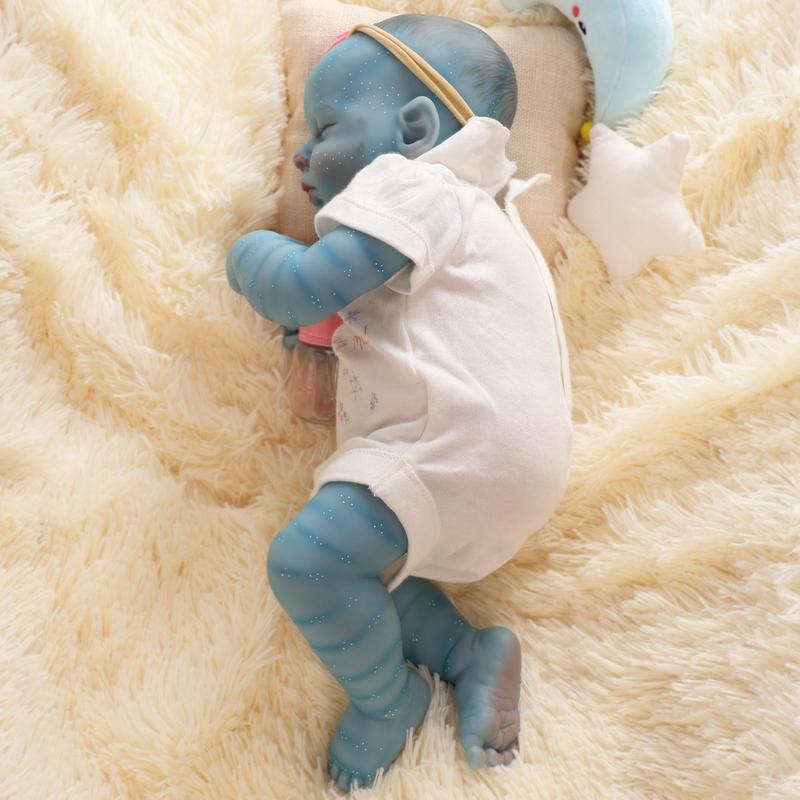 17 Inch Lifelike Reborn Doll, Cute Realistic Doll with Clothes & Gift Box, Soft Doll Toy for Birthday & Festival Gifts