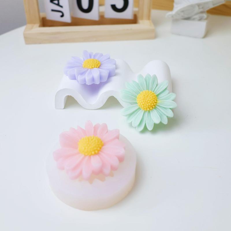 Daisy Shaped Silicone Mold, DIY Candle Making Mold, Car Mounted Aromatherapy Gypsum Making Mold, DIY Resin Mold, Handmade Drip Glue Mold