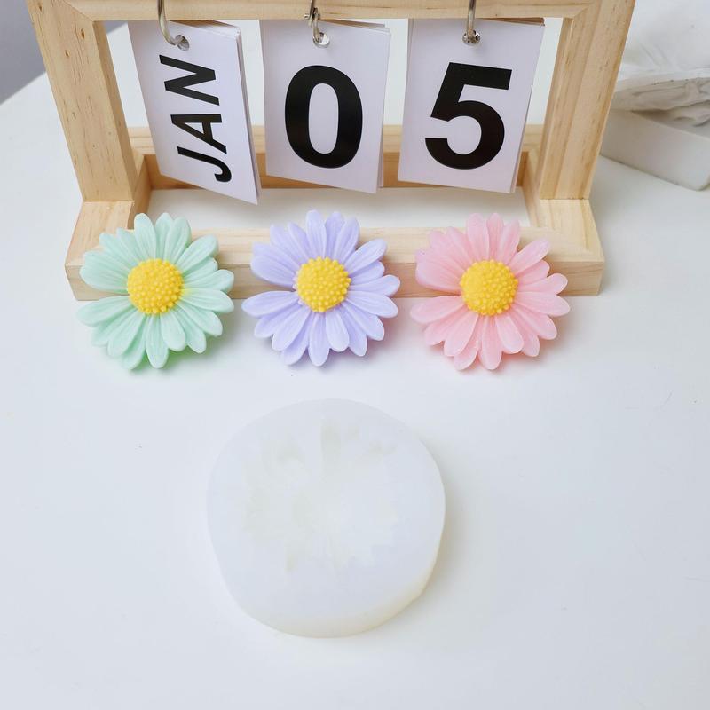 Daisy Shaped Silicone Mold, DIY Candle Making Mold, Car Mounted Aromatherapy Gypsum Making Mold, DIY Resin Mold, Handmade Drip Glue Mold