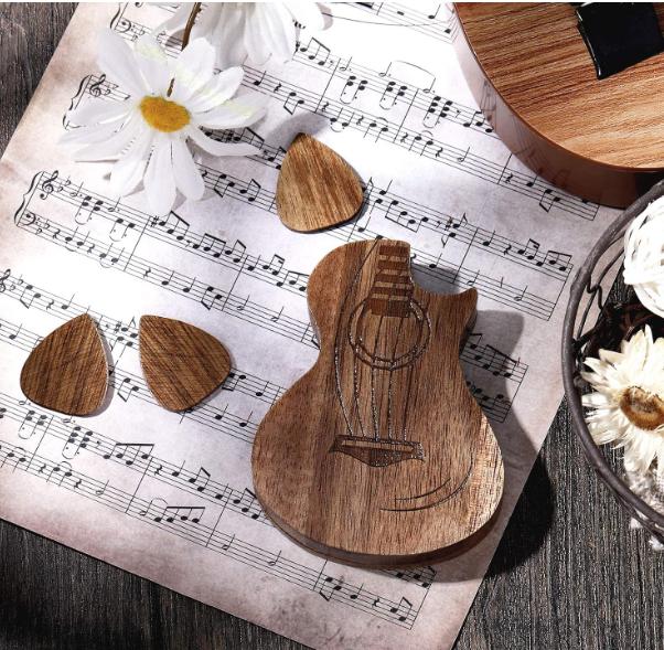 Guitar Pick Box Holder with 3 Pcs Wooden Guitar Picks, Wooden Collector Engraved Guitar Pick Box Classical Triangle Guitar Picks for Present Music Instrument Guitar Bass (Classic)