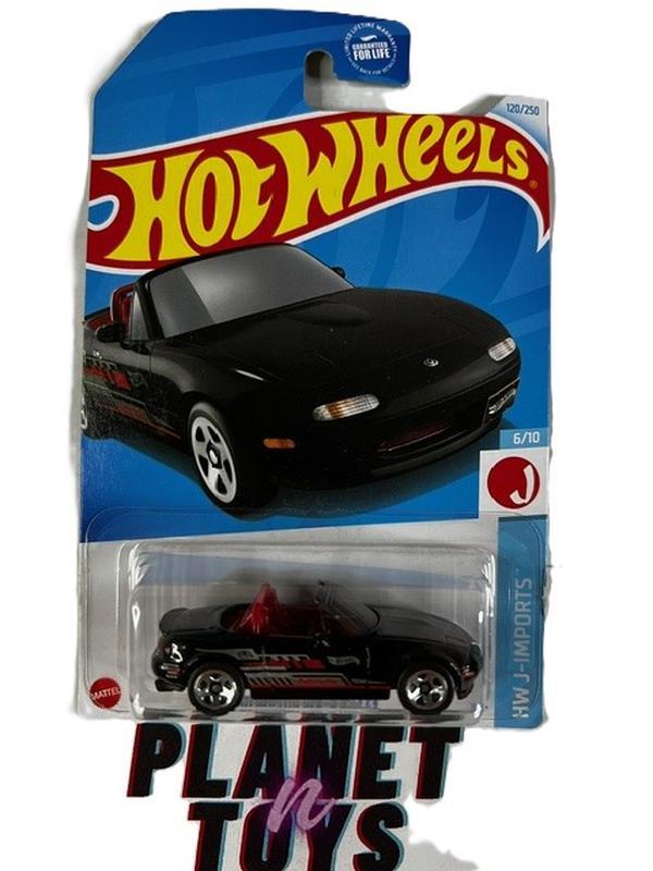 Hot Wheels 91 Mazda MX-5 Miata Diecast Car - 1:64 Scale