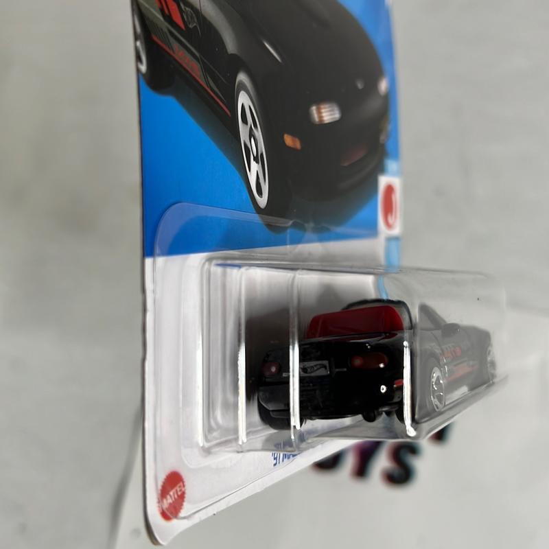 Hot Wheels 91 Mazda MX-5 Miata Diecast Car - 1:64 Scale