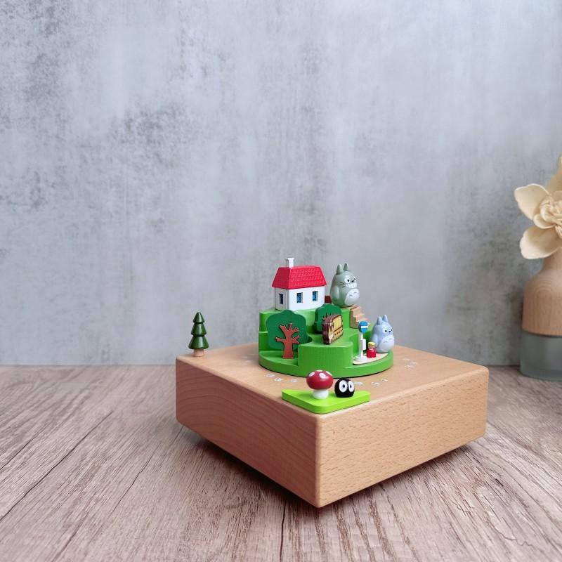 Christmas Gift Wooden Music Box Wind Up Cartoon Musical Boxes Totoro Ornaments Home Decor