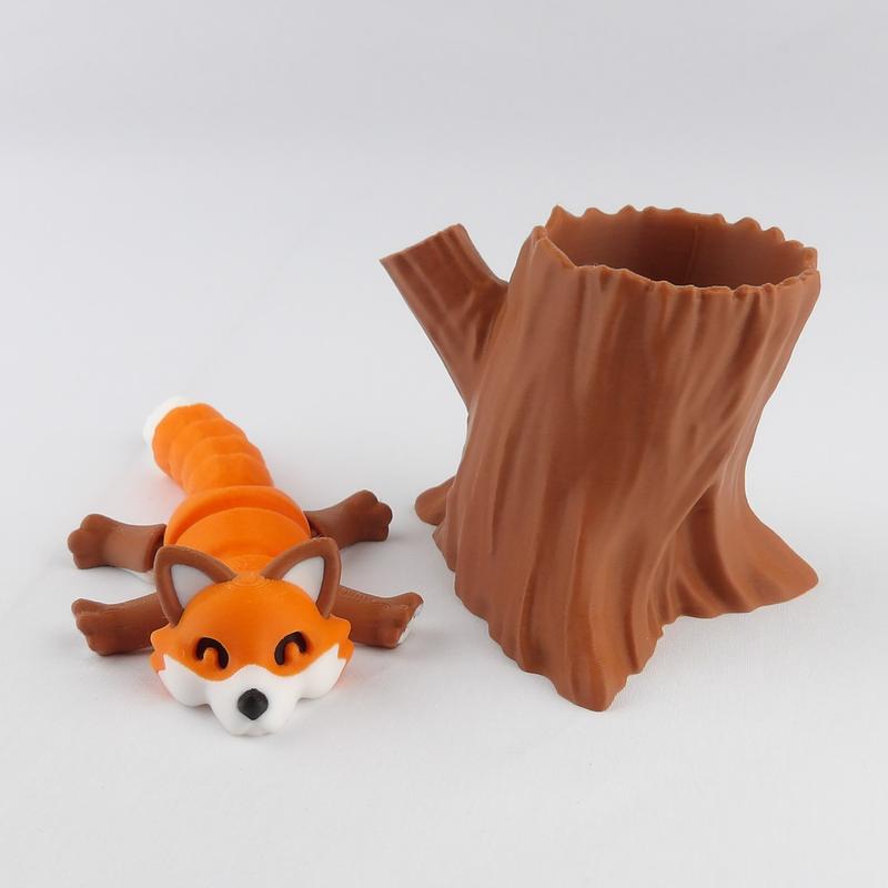 Colorful Articulated Fox Desk Buddy - 3D Printed Fidget Toy for Stress Relief!