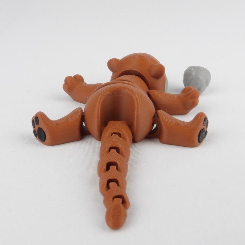 Colorful Articulated Otter Desk Buddy - 3D Printed Fidget Toy for Stress Relief!